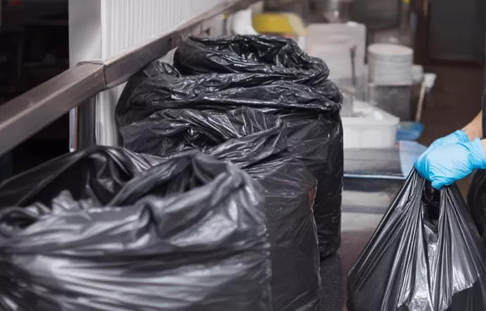 What Are the Best Trash Bag Options for Heavy-Duty Foodservice Waste?