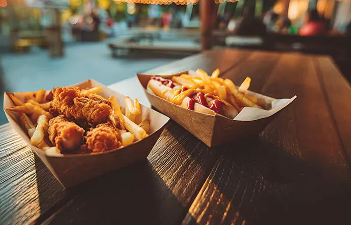 Why Are Paper Food Trays a Great Option for Branded Event Catering?