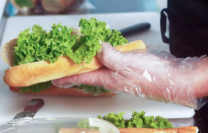 Why are HDPE Gloves the Most Cost-Effective Option for Food Handling?