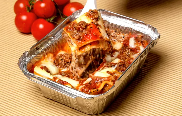 How Do Oblong Aluminum Pans Ensure Food Stays Warm and Fresh?