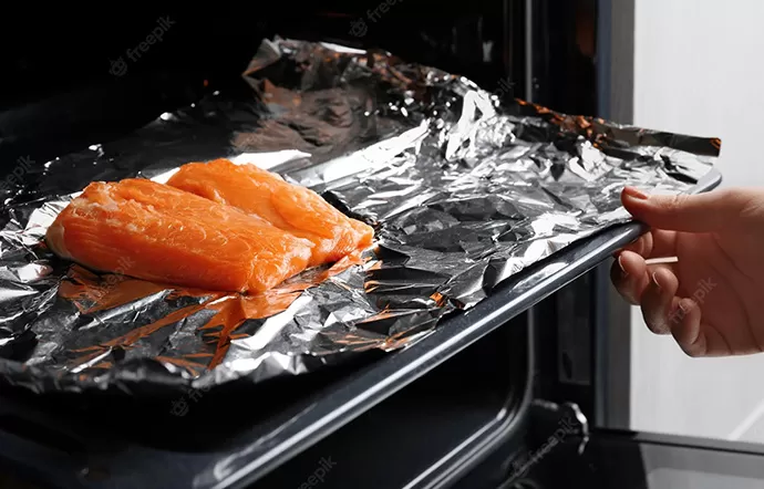 The Advantages of Using Foil Rolls in Food Prep