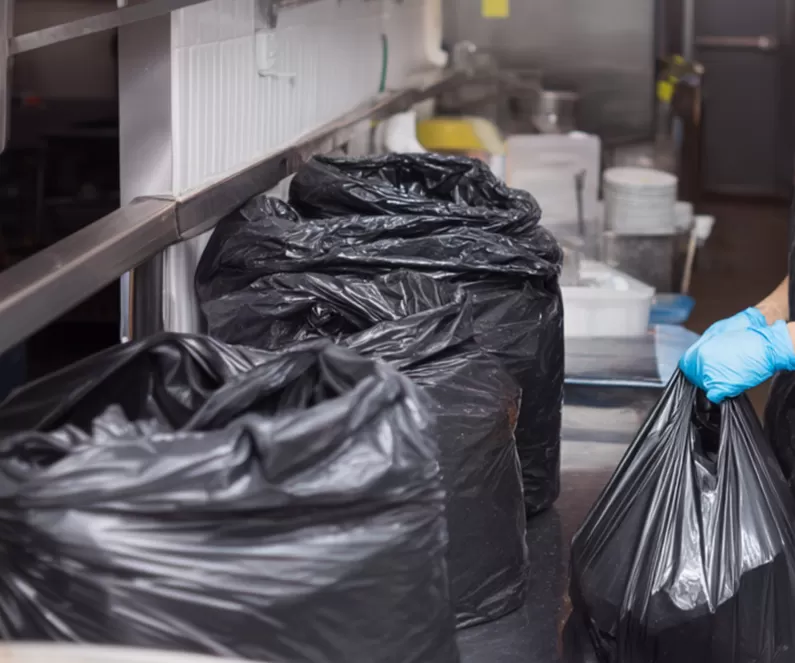 What Are the Best Trash Bag Options for Heavy-Duty Foodservice Waste?